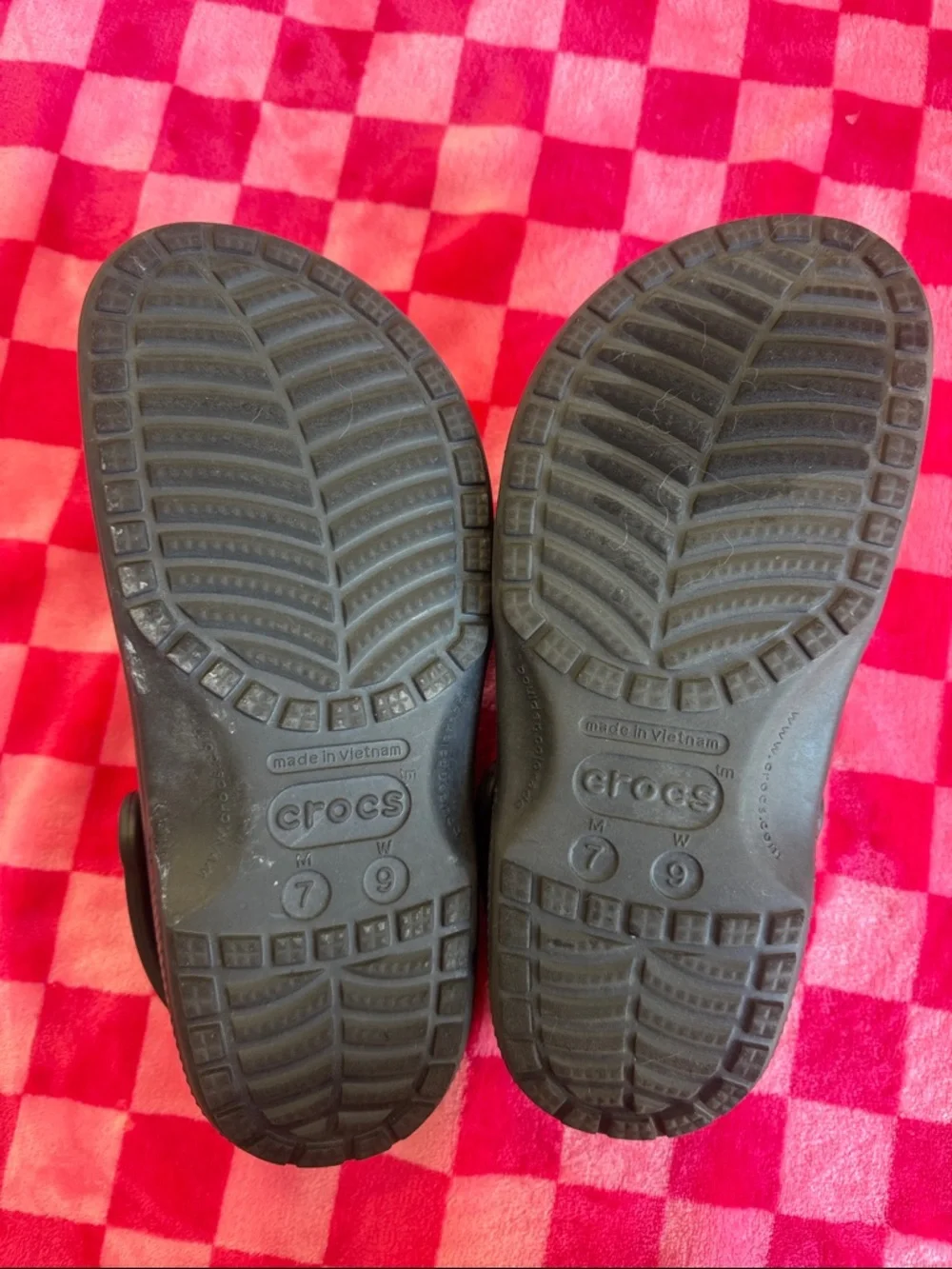 Crocs Classic Black Clogs - Picture 5 of 6